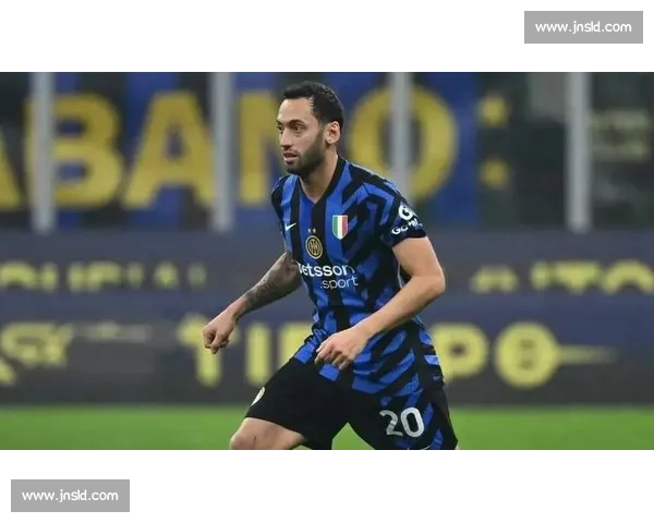 国米标价 3500 万欧难寻买家,恰尔汗奥卢或降薪加盟加拉塔萨雷 国米标价 3500 万欧难寻买家,恰尔汗奥卢或降薪加盟加拉塔萨雷